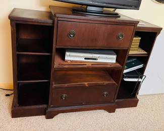 Entertainment center