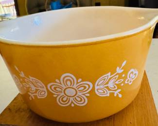 Vintage Pyrex Glass # 473 Casserole Bowl or Dish Butterfly Gold