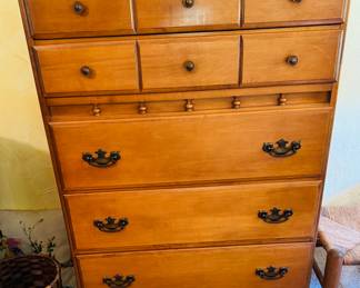 Chest of drawers