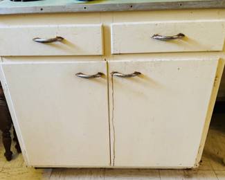 Kitchen cabinet