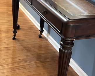 Console 
51x18x30(h)