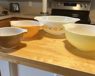 Vintage Pyrex Ovenware 
441
442
443
444