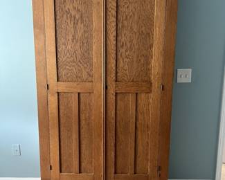 Armoire
44x18x77(h)