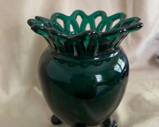 Imperial Stiegel Emerald Green Laced Edge 4-Toed Vase Height: 5.25"