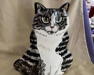 A beautiful life-like porcelain cat figurine planter created by Nina Lyman in 2001.  11" Tall, 9.5" wide 