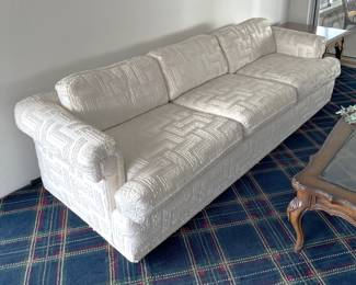 Did you think we were done with the sofas? Not yet. Try this low-back version out!