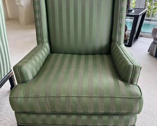 Here is the other chair in the set. These are in excellent condition.