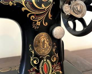 1915 Singer Sewing machine