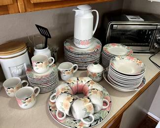Vintage Dish Set
