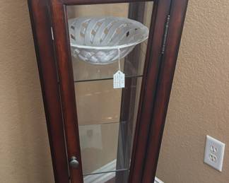 PEDESTAL DISPLAY CASE