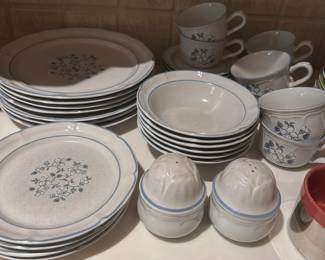 COVINGTON STONEWARE DISHES