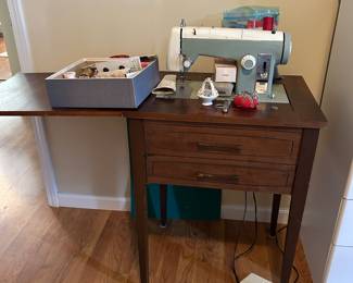 vintage Sears Kenmore sewing machine - it works!!