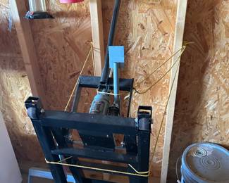 Lawn mower lift