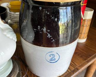 #2 gallon crock with lid