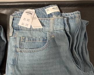 Hollister Size 000R Jeans. 
