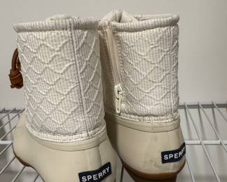 Sperry size 6Y Girls Boots. Photo 2 of 2. 