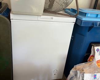 Nice small chest freezer- great buy!