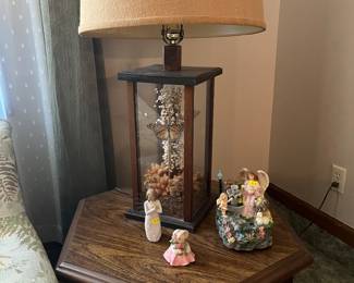 I guess I really like those butterfly lamps. 😆