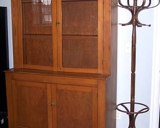 Step back cupboard, coat tree