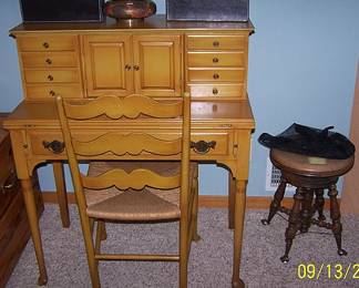 Small desk w/ matching reed bottom chair, antique piano stool