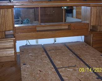 King size bed unit