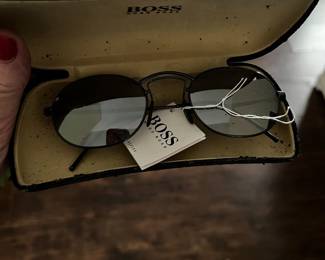 Boss Sunnies