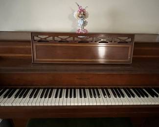 Story & Clark Piano