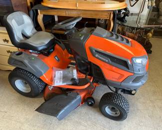 001Husqvarna TS 142 Riding Mower
