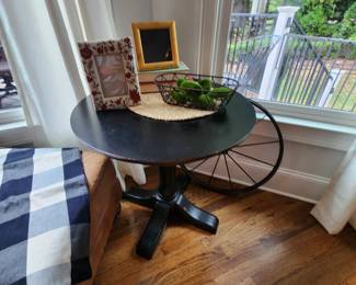 Pedestal Table