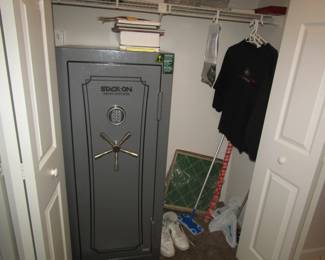 Gun safe with combination 
