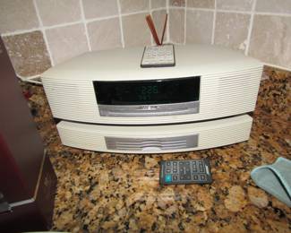 Bose radio (2 Piece) with additional speaker