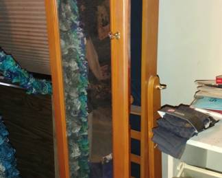 mirrored jewelry cabinet