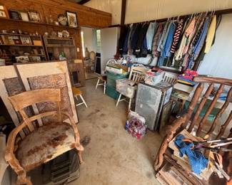 Shelley Duvall's vintage clothing and decorative accessories