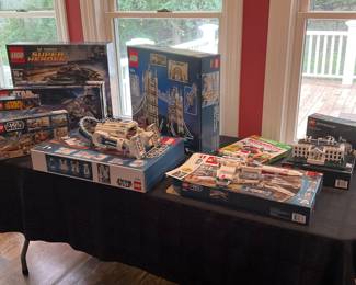 LEGOS