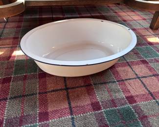 Enamel wash basin 