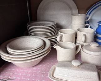 Homer Laughlin dish set