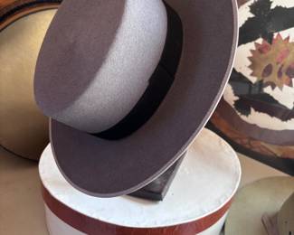 Vintage ladies Cordovan hat