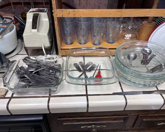 Baking dishes & flatware 
