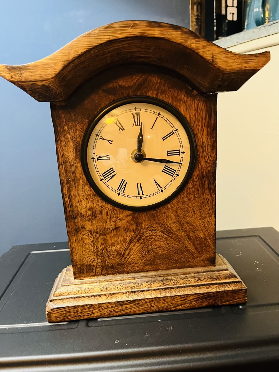 What time is it?  It’s time to go to the estate sale for 50% OFF SATURDAY! Cash, Venmo or Cash App