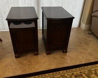 Holds two cups and storage