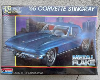 KKS058 Sealed Monogram '65 Corvette Stingray 1/8 scale model kit