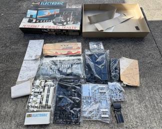 KKS056 Revel Electronic Peterbilt & Gravel Trailer Model Kit Sealed in Box