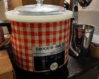 Vintage crockpot