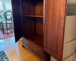 $500 - picture 2 of 2 - Ethan Allen British Classics TV armoire