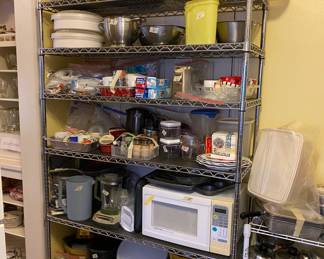 More kitchen ware.  and some Tupperware in there too!