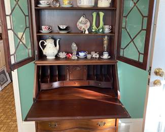 Gorgeous Secretary with beautiful decor.