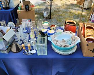 Hull pottery items and various glasses