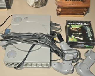 VINTAGE PLAYSTATION