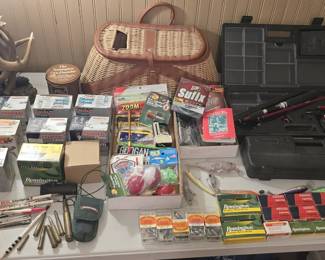 REMINGTON & WINCHESTER VINTAGE SHELLS. FISHING CREEL