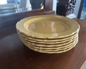 Yellow plates